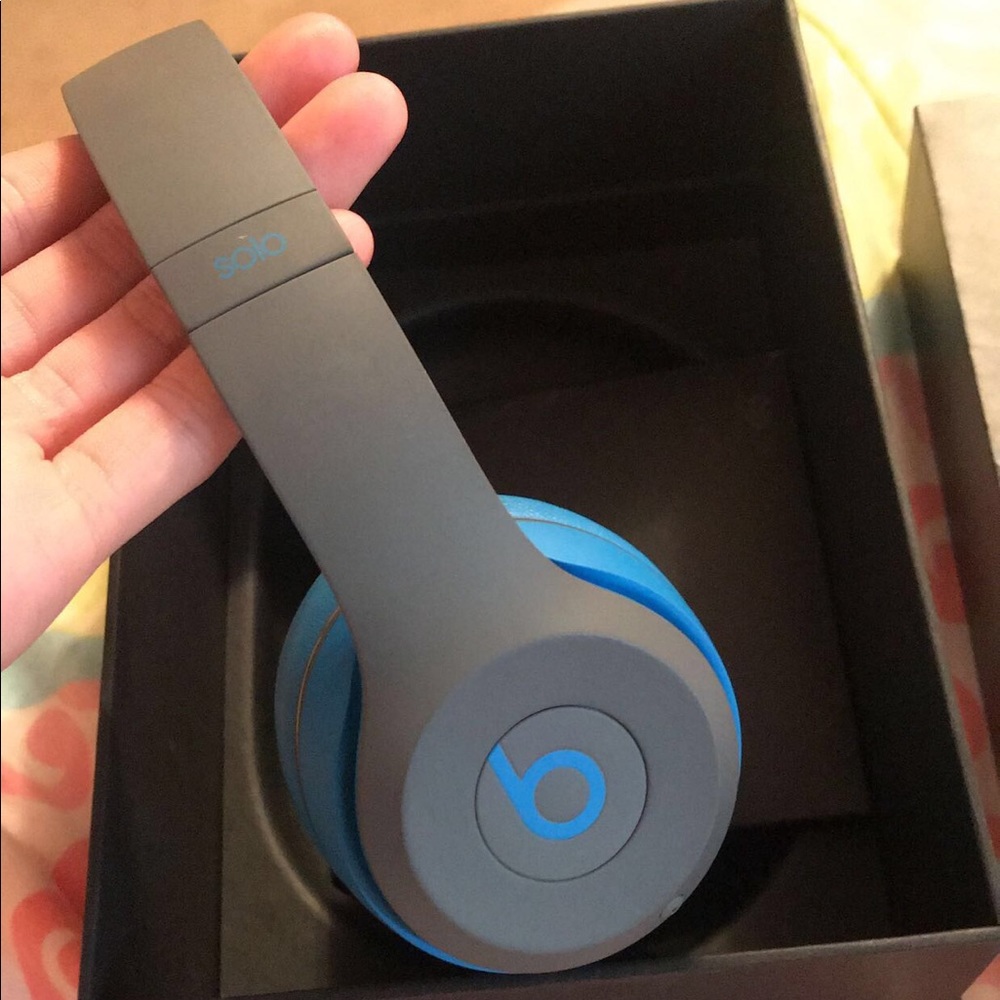 Beats Solo 2 wireless - Picture 2 of 7